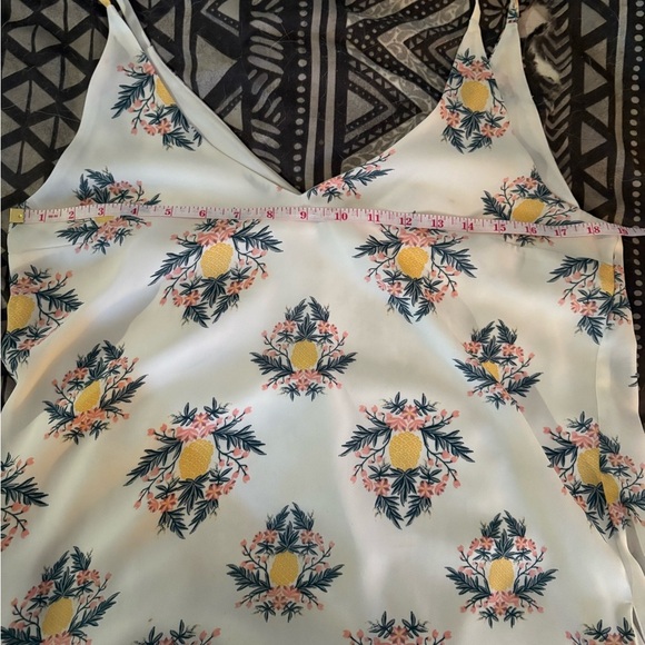 Kismet Gray and White Sleeveless Tank Top - Picture 5 of 6